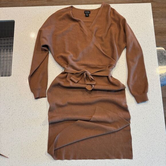 NWOT Nicole Miller Warm Brown Long Sleeve sweater Dress - Picture 1 of 6